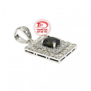 Đá sapphire thiên nhiên mang tới may mắn và tài lộc cho người dùng.