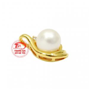 Sản phẩm chế tác từ vàng tây 14k bền đẹp, sáng bóng. 