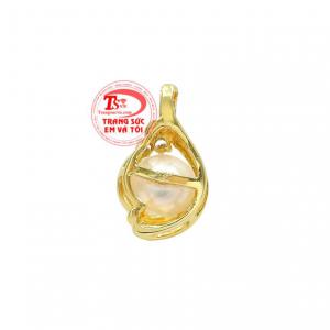 Ngọc trai được biết đến là đá hộ mệnh cho người sinh tháng 6. 