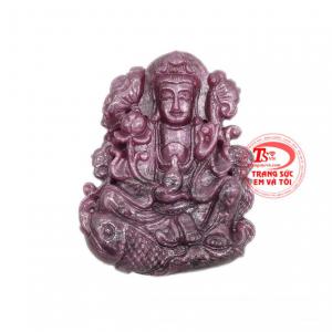 Mặt phật bà ruby bình an được chạm khắc vô cùng tinh xảo, sắc nét