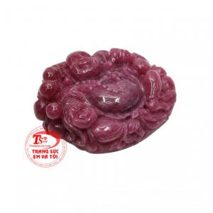 Sản phẩm được chạm khắc hình phật Di Lặc với nụ cười hiền từ 