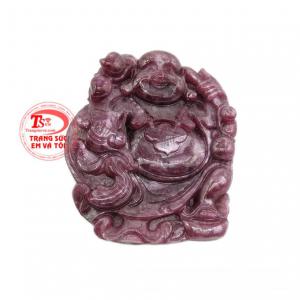 Mặt phật Di Lặc ruby tài lộc được chạm khắc tinh tế, đường nét sắc sảo.