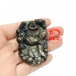 Mặt phật Di Lặc saphir sung túc mang lại may mắn cho người dùng.