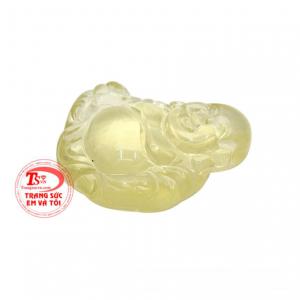 Trong phong thủy, thạch anh vàng được biết đến là loại đá tượng trưng cho giàu có và thịnh vượng.