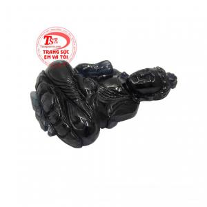 Sản phẩm chạm khắc hình vị Phật A Di Đà mang đến nhiều điềm lành. 