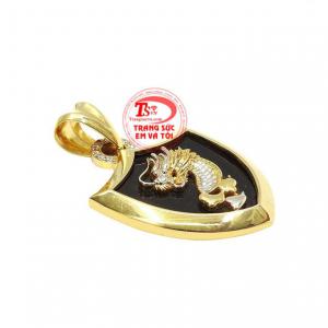 Chi tiết rồng chế tác một cách tỉ mỉ, tạo điểm nhấn cho sản phẩm.