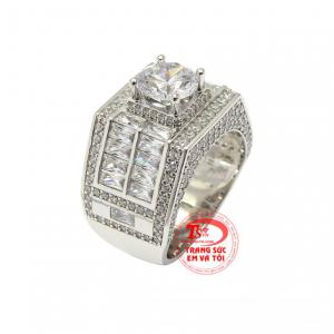 Chiếc nhẫn nam không chỉ là một món đồ trang sức mà còn giúp người đeo thể hiện cá tính và phong cách bản thân.