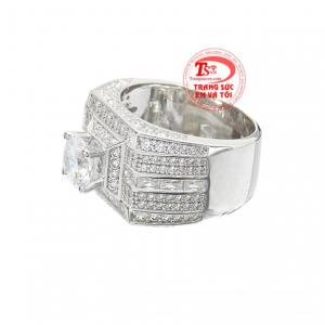 Nhẫn bạc nam không chỉ là món đồ trang sức mà còn giúp phái mạnh thể hiện phong cách bản thân. 
