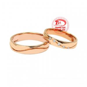 Nhẫn cưới vàng hồng chung thủy được chế tác tinh tế, hợp với xu hướng.