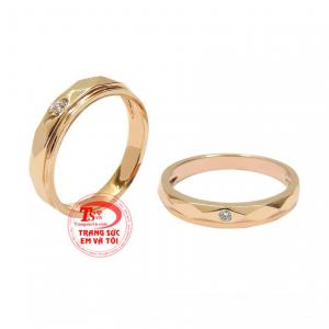 Nhẫn cưới là tín vật không thể thiếu trong ngày lễ vu quy của các cặp đôi từ xưa đến nay.