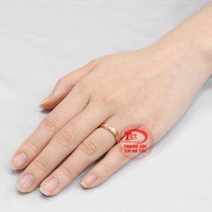 Nhẫn cưới vàng hồng mặn nồng bảo hành uy tín.