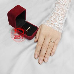 Nhẫn cưới vàng tây chung thủy thanh toán an toàn.
