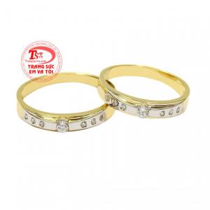 Nhẫn cưới vàng tây thời thượng mang đến vẻ thời trang và mới lạ đến cho người đeo.