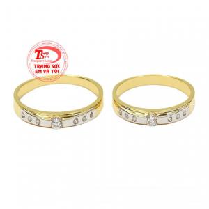 Nhẫn cưới là kỉ vật hạnh phúc, biểu tượng của sự gắn kết, bền chặt của tình yêu đôi lứa.