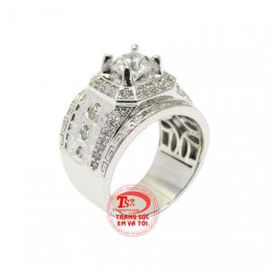 Nhẫn nam bạc mạnh mẽ đeo sang trọng, thời trang và cá tính. 