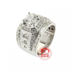 Sản phẩm thiết kế độc đáo, xi vàng trắng sáng bóng càng tôn lên sự cao cấp và tinh tế trong từng đường nét. 