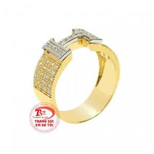 Nhẫn nam chữ H phong cách là sản phẩm mới được chế tác vô cùng tỉ mỉ từ vàng 18k chất lượng.