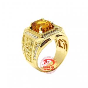 Nhẫn nam saphir vàng thịnh vượng được thiết kế với nét nam tính, mạnh mẽ.