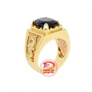 Nhẫn nam topaz uy quyền được thiết kế kiểu dáng nam tính, mạnh mẽ.