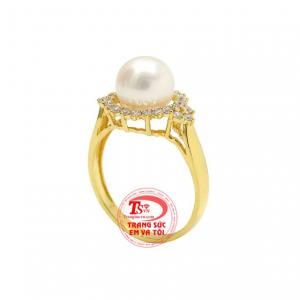 Sản phẩm dễ dàng kết hợp cùng nhiều kiểu trang phục.