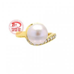 Chính vì vậy mà các sản phẩm ngọc trai luôn được ưu ái lựa chọn làm món quà dành tặng phái đẹp. 