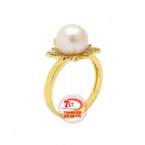 Nhẫn ngọc trai tỏa sáng là một thiết kế mới của Trang sức Em và Tôi.