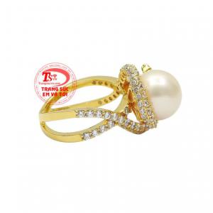 Không chỉ toát lên vẻ sang trọng, kiêu sa