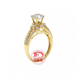 Nhẫn nữ đẳng cấp quý cô được chế tác theo công nghệ Hàn là sản phẩm hiện đang được nhiều phái đẹp ưa chuộng.