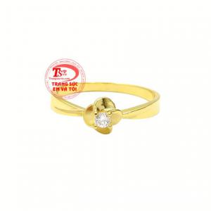 Từng đường nét được chế tác tỉ mỉ từ đôi bàn tay người thợ kim hoàn đã mang tới một chiếc nhẫn đẹp mắt.