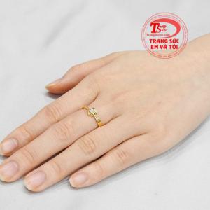 Nhẫn nữ hoa vàng thanh tú nhận đặt chế tác theo yêu cầu.
