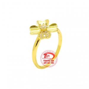 Nhẫn nữ hoa vàng tinh tế dành tặng cho phái đẹp. 
