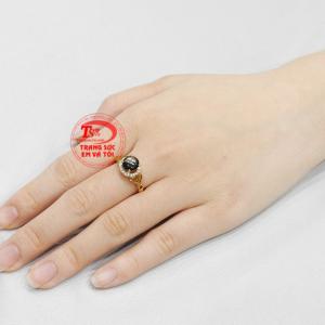 Không chỉ mang đến vẻ đẹp mà saphir sao còn có thể đem lại nhiều lợi ích về mặt sức khỏe như ổn định huyết áp, giảm thiểu mất ngủ, giúp cho tinh thần lạc quan thư giãn.