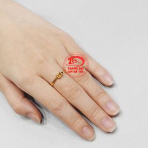 Nhẫn nữ saphir vàng may mắn giao hàng trên toàn quốc.