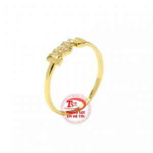 Nhẫn nữ tình yêu gắn kết được chế tác từ vàng tây 10k cùng những viên đá cz lấp lánh