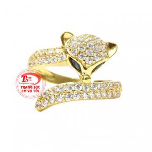 Từng đường nét, từng viên đá đều được nhà chế tác tỉ mỉ làm ra sao cho chiếc nhẫn trở nên lấp lánh nhất.
