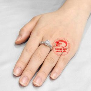 Nhẫn nữ vàng trắng lộng lẫy nhận đặt chế tác theo yêu cầu