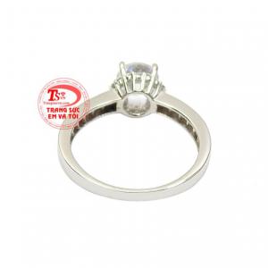 Nhẫn nữ vàng trắng lộng lẫy thích hợp làm quà tặng người phụ nữ bạn yêu thương