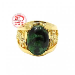 Thiết kế với chi tiết con rồng toát lên vẻ quyền uy và quyền lực tối cao.