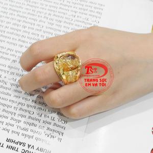 Nhẫn rồng vàng thạch anh tóc mang lại may mắn đến cho bạn.