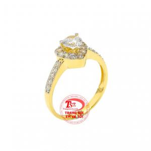 Nhẫn trái tim thơ ngây đơn giản mà đầy tinh tế.