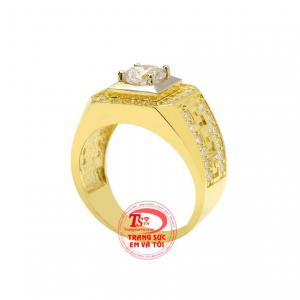 Các chi tiết kết hợp cùng vàng tây và đá cz càng khiến cho chiếc nhẫn trở nên đặc biệt.