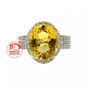 Nhẫn vàng trắng thạch anh vàng giúp xua đuổi những điều xấu cho người dùng.