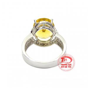 Chính vì vậy mà các sản phẩm trang sức gắn đá thạch anh vàng được nhiều khách hàng lựa chọn.