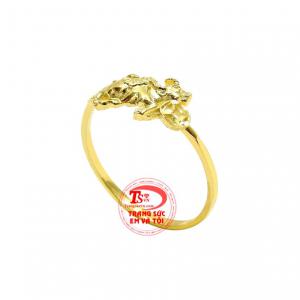 Thiết kế đơn giản, hợp phong thủy mang tới một chiếc nhẫn hoàn hảo cho người dùng.