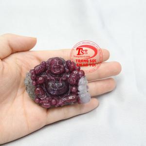 Phật Di Lặc Ruby đại cát có giấy kiểm định đá quý uy tín.