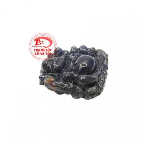 Với màu sắc lam sẫm thích hợp cho người mệnh thủy và mệnh mộc.