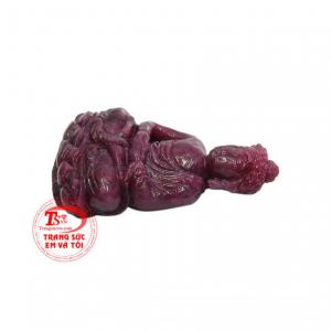 Với tình yêu bao la đến nhân loại, Ngài bảo vệ chúng sinh tránh khỏi sự quấy nhiễu của yêu ma, tà khí