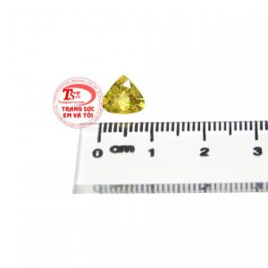 Saphir vàng ép vỉ an nhiên phù hợp cho cả nam và nữ.