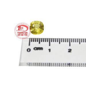 Sapphire vàng ép vỉ đại cát có giấy kiểm định đá quý.