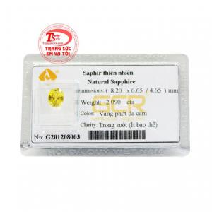 Saphir vàng ép vỉ tài lộc được chạm khắc tinh xảo, mang đến cho người dùng viên sapphire hoàn mỹ.